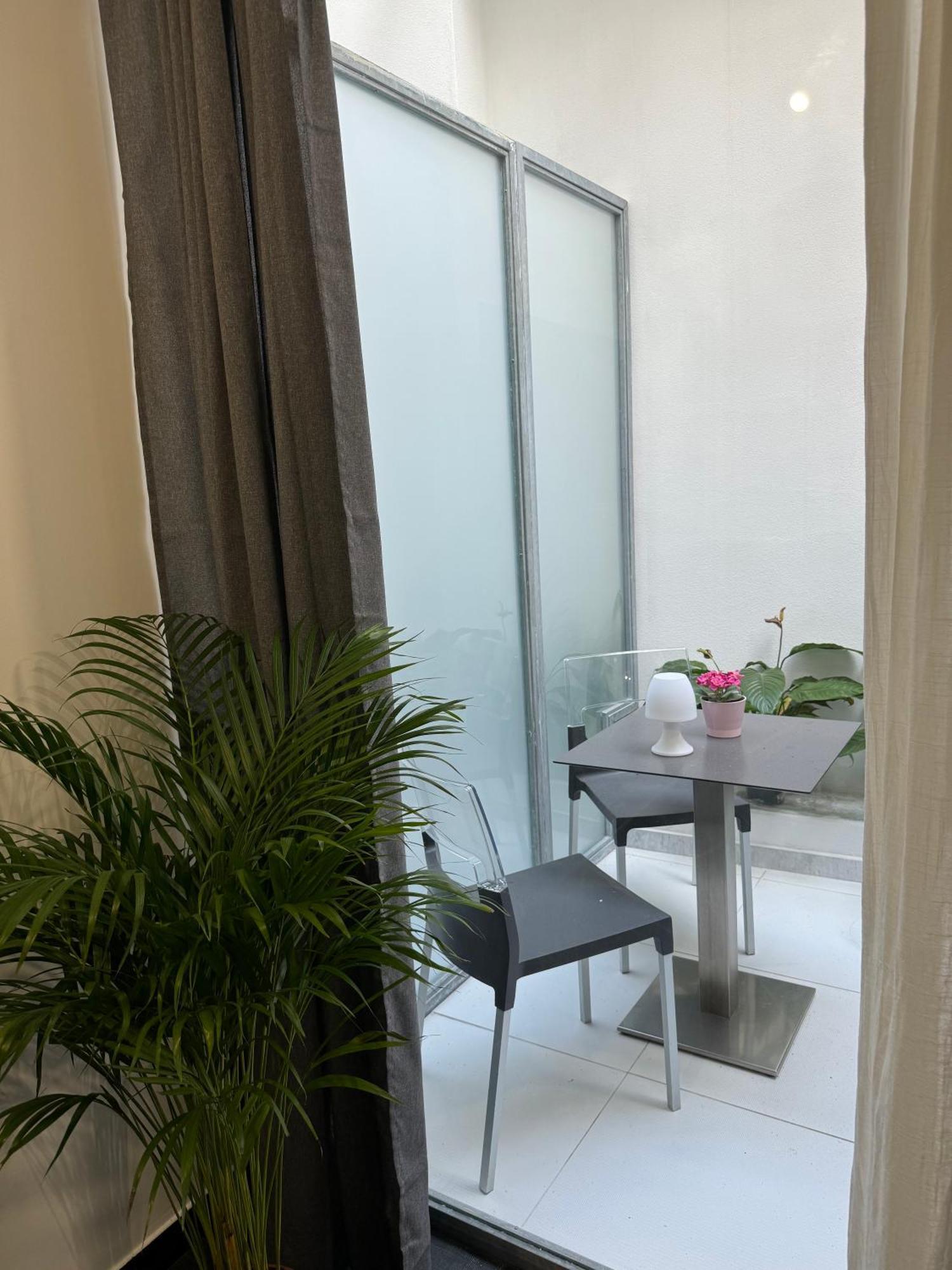 Black Room & Breakfast Bari Esterno foto