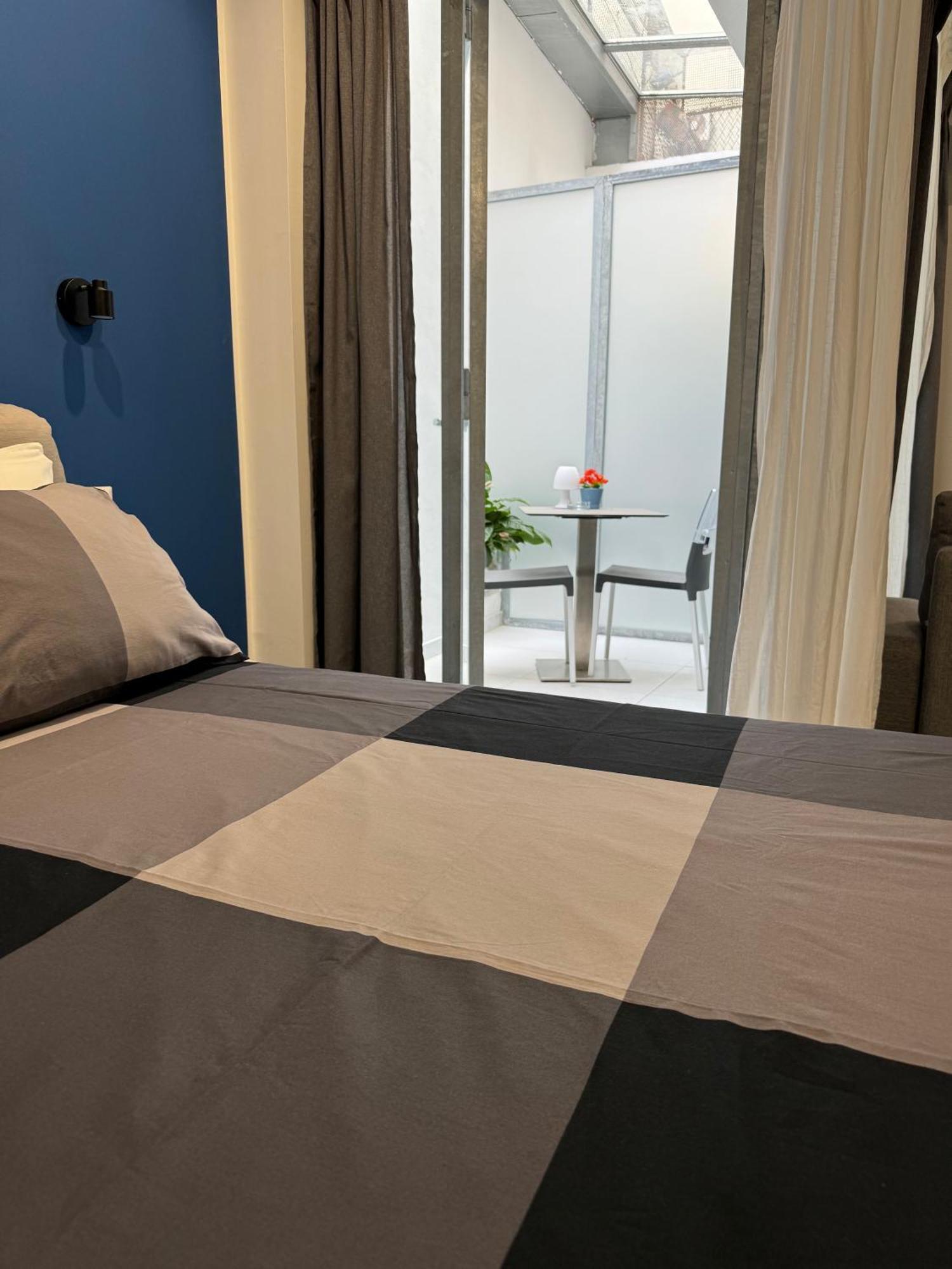 Black Room & Breakfast Bari Esterno foto